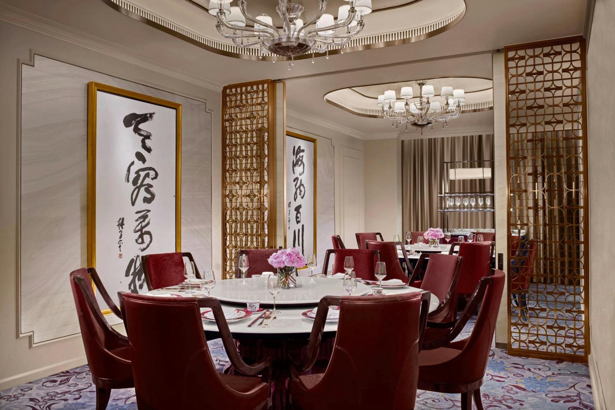 Khách sạn The St. Regis 5*